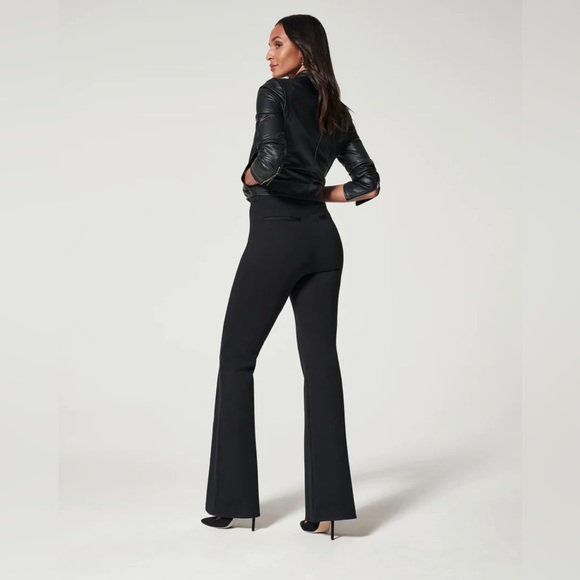 💚 Spanx The Perfect Pant, Hi-Rise Flare - Picture 2 of 4